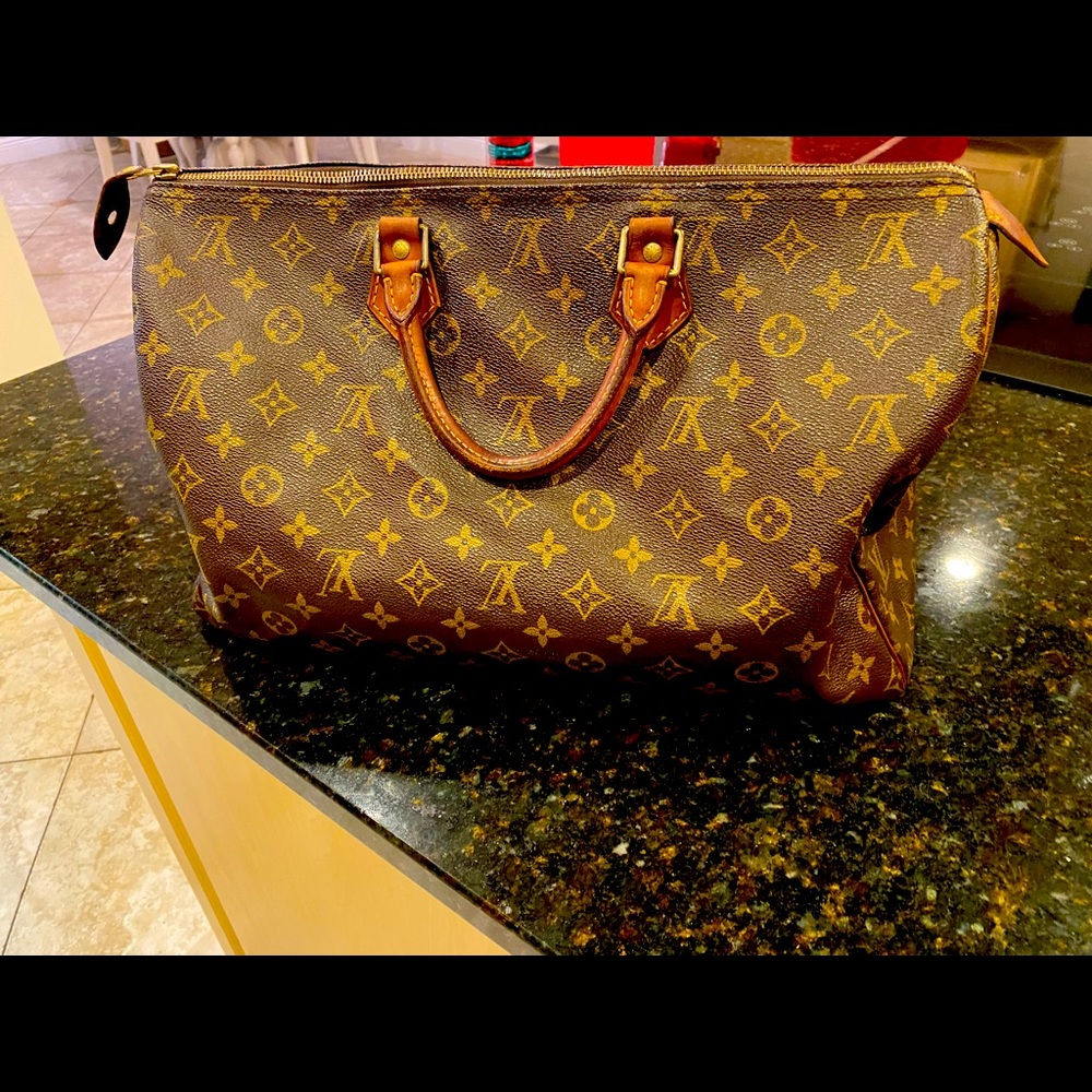 Louis Vuitton Authentic Speedy 40 awesome